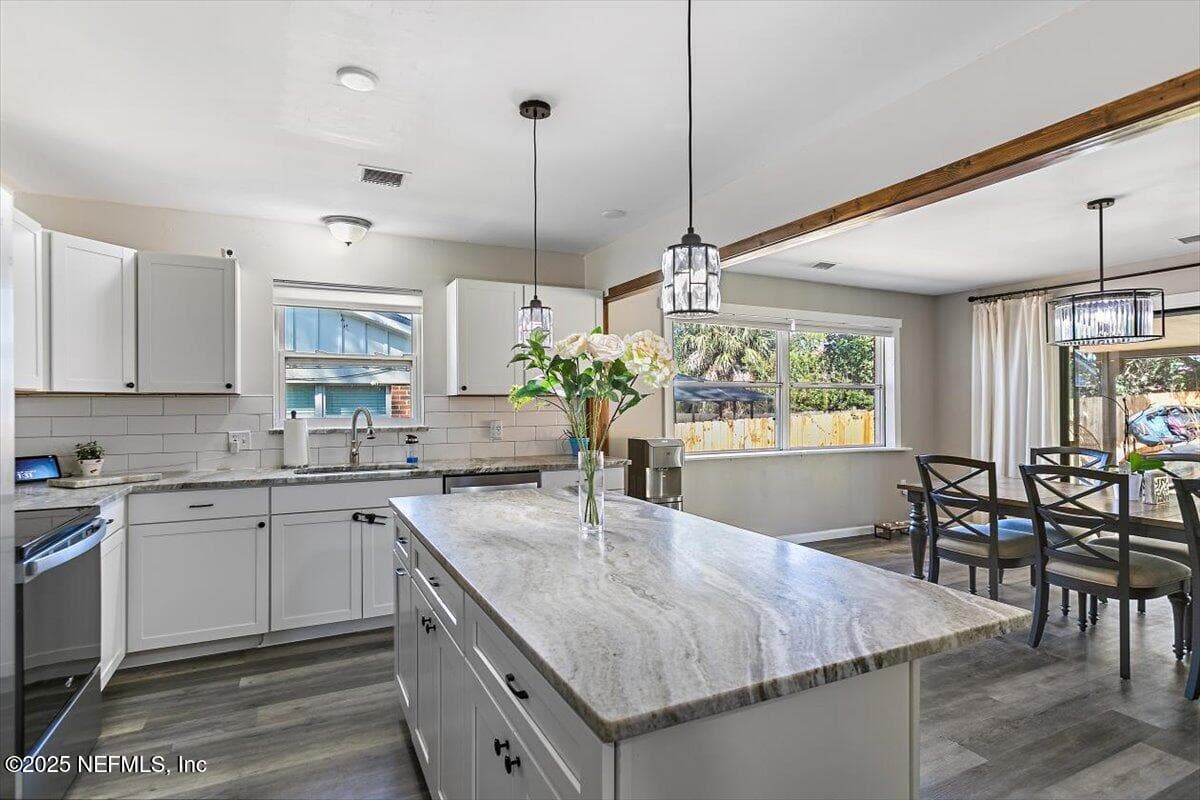 1535 DALEWOOD Drive, Jacksonville, FL 32211 2
