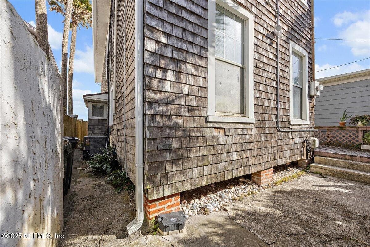 517 BEACH Avenue, Atlantic Beach, FL 32233 3