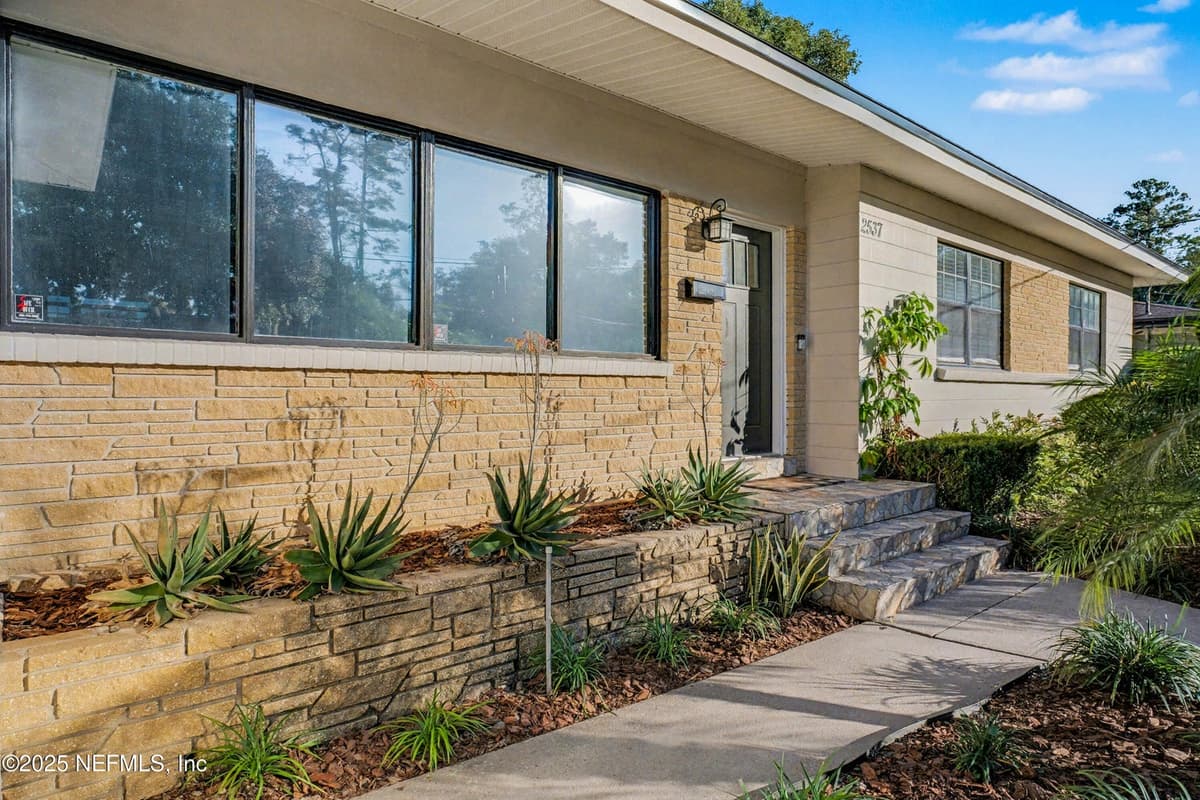 2537 BUTTONWOOD Drive, Jacksonville, FL 32216 3