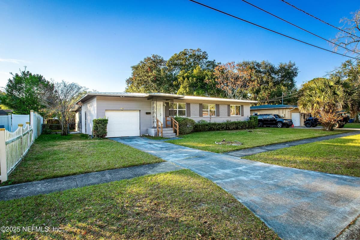 3146 PLUMTREE Drive, Jacksonville, FL 32277 3