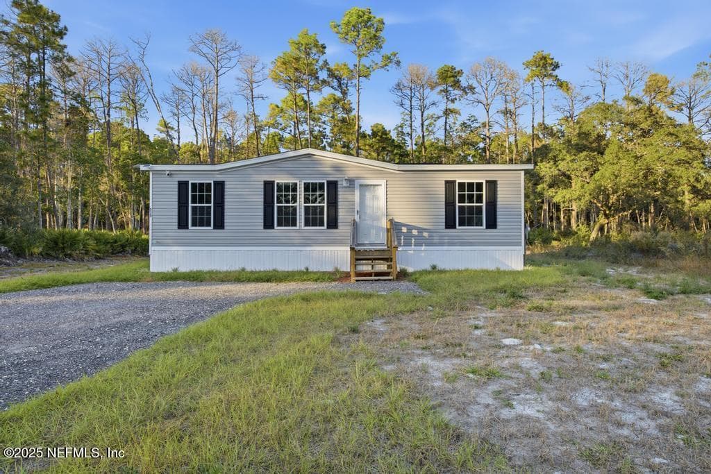 520 HICKORY NUT Trail, Satsuma, FL 32189 2