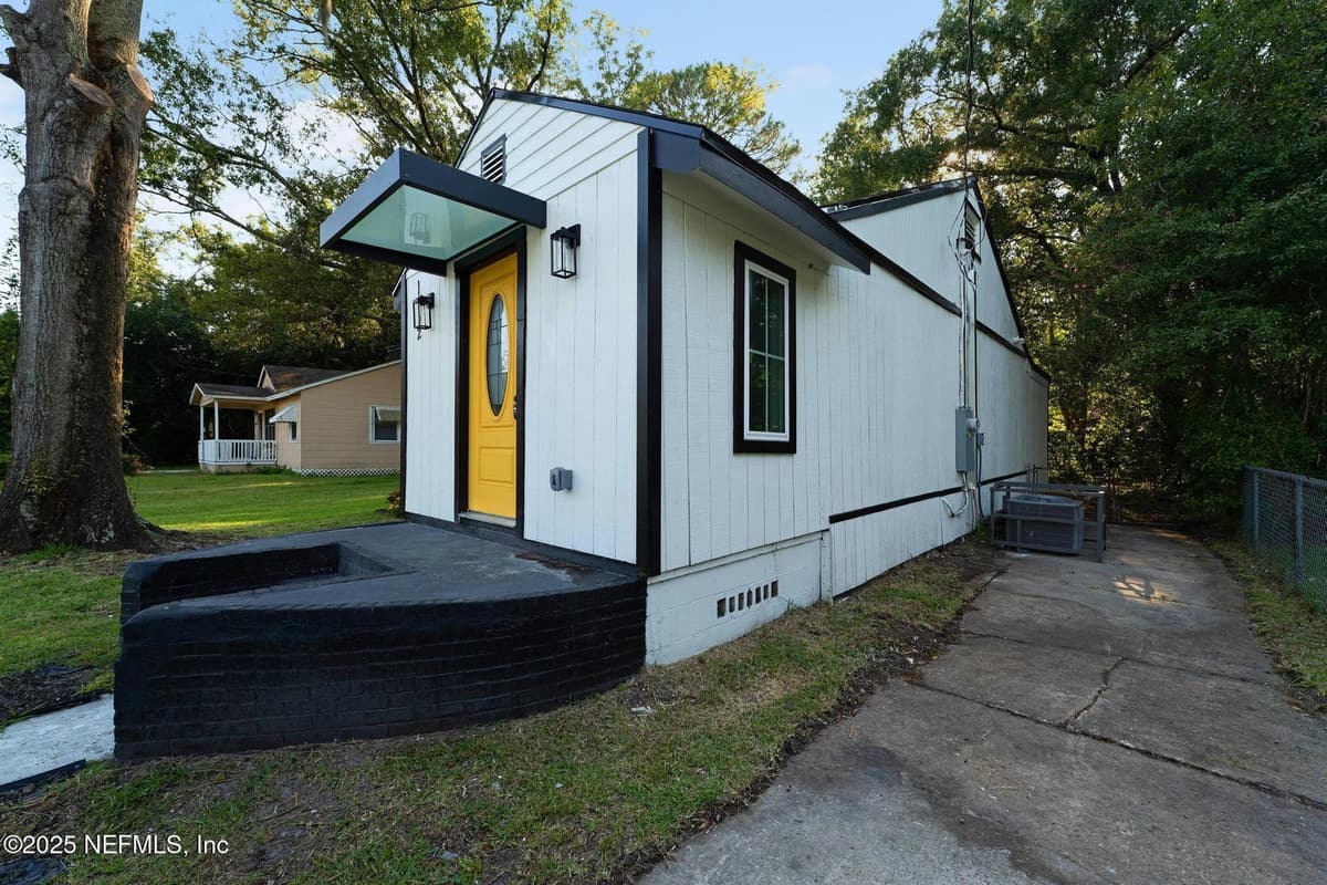 1152 DETROIT Street, Jacksonville, FL 32254 3