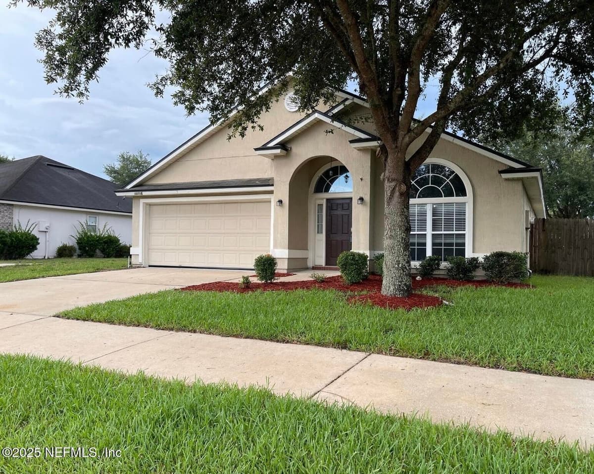 13706 W FISH EAGLE Drive W, Jacksonville, FL 32226 2