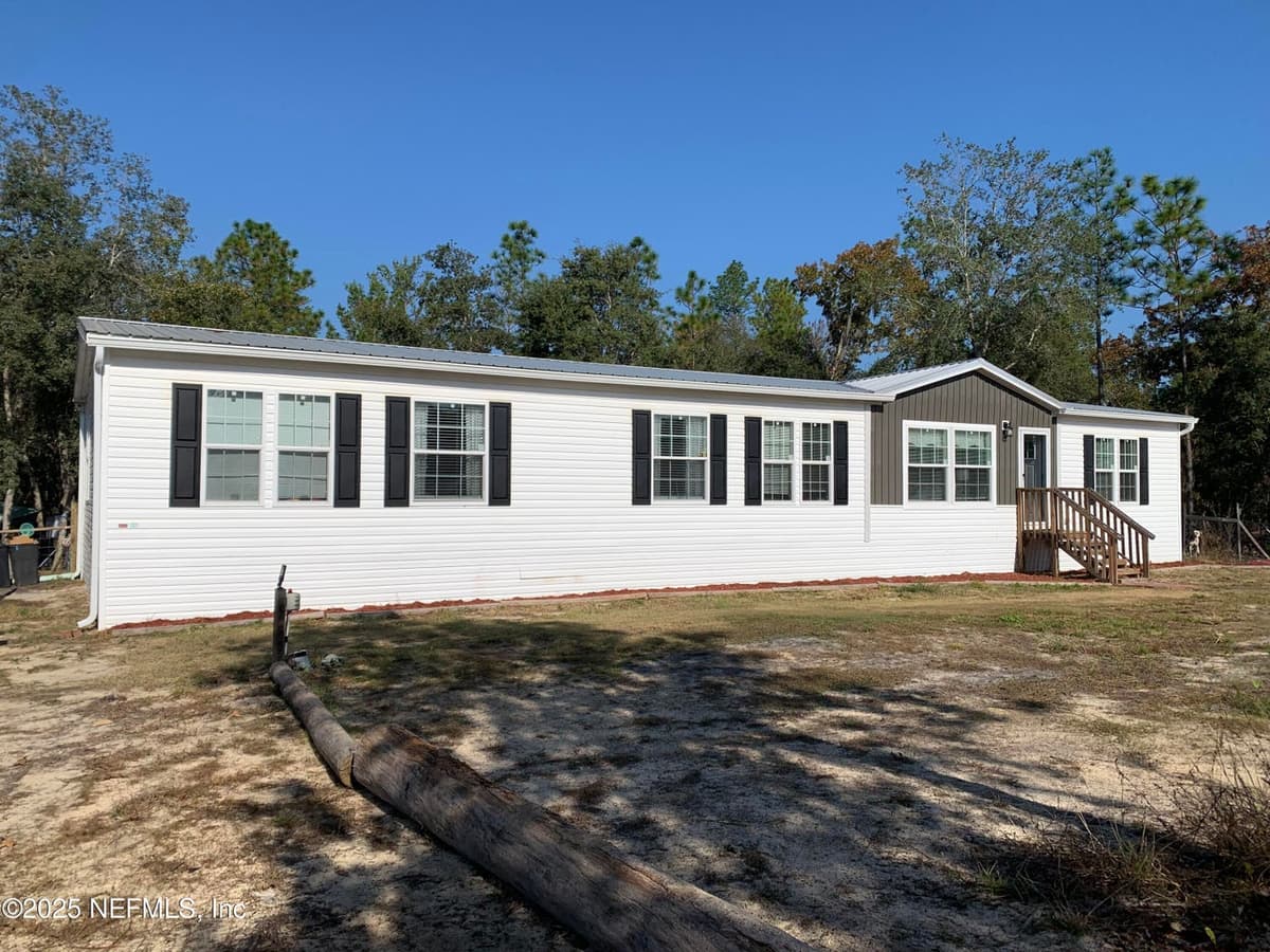 132 LAKE LUCY Court, Interlachen, FL 32148 2