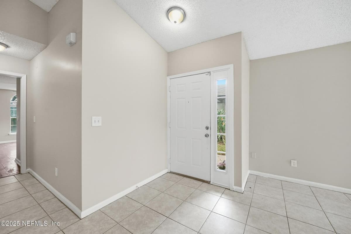 905 GAVAGAN Road, Jacksonville, FL 32233 2