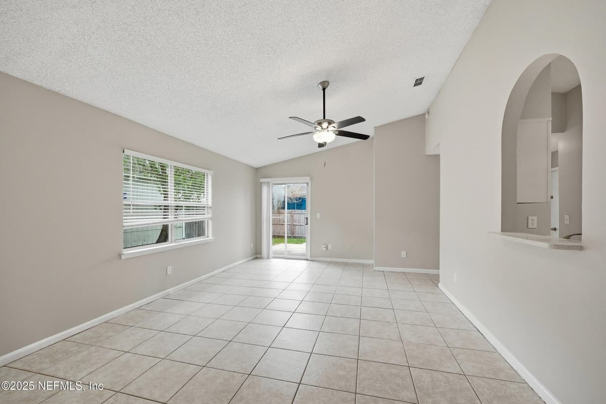 905 GAVAGAN Road, Jacksonville, FL 32233 3