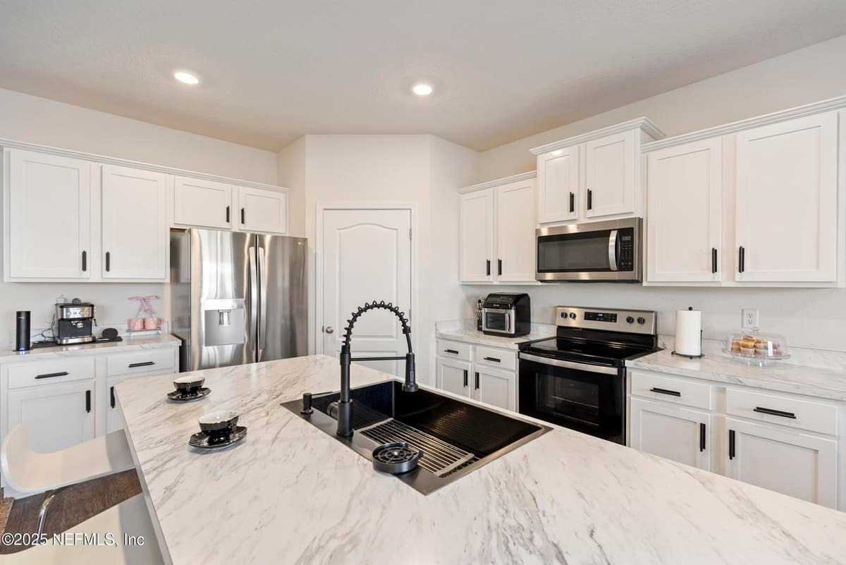 2411 OAK STREAM Drive, Green Cove Springs, FL 32043 3