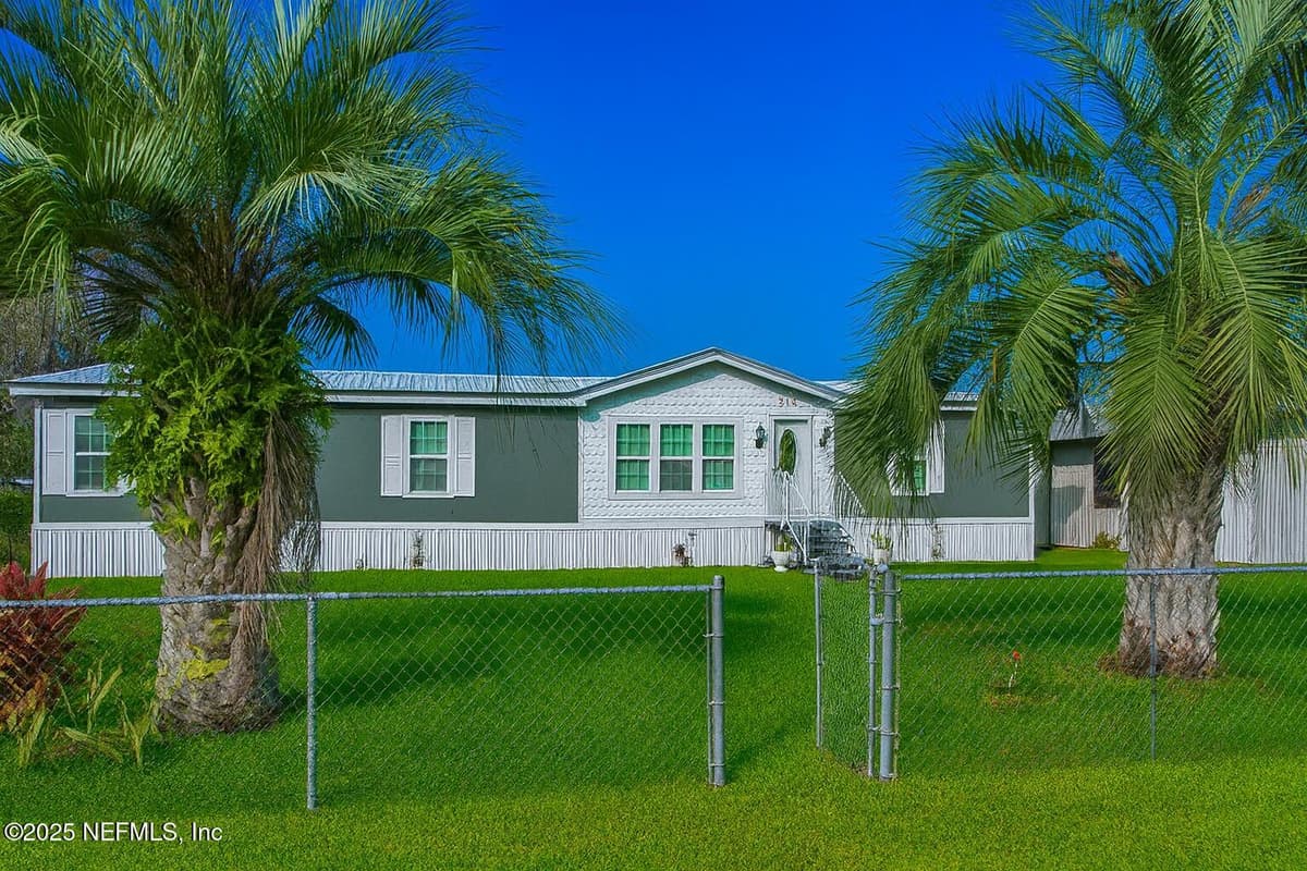 212 ALABAMA Street, Crescent City, FL 32112 2