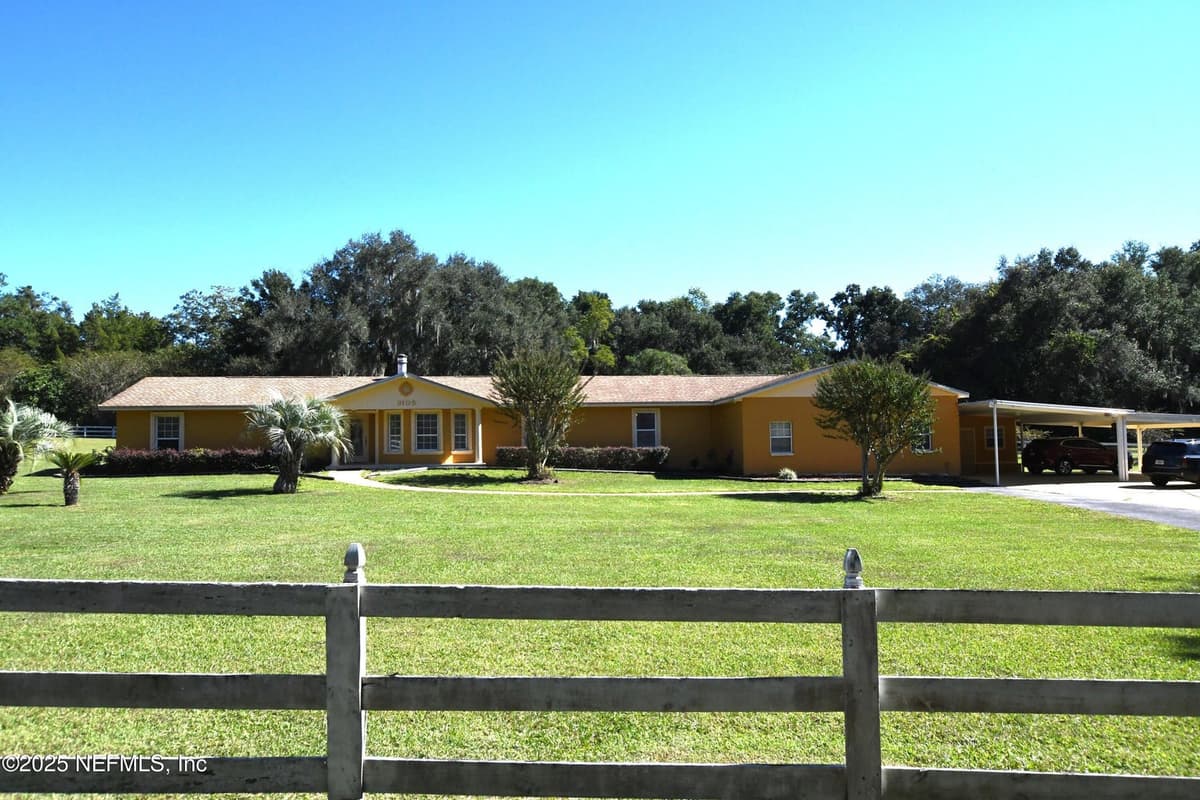 3105 SE SE 29TH BLVD Boulevard, Gainesville, FL 32641 2