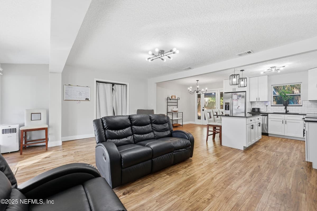 3517 CESERY Boulevard, Jacksonville, FL 32277 3
