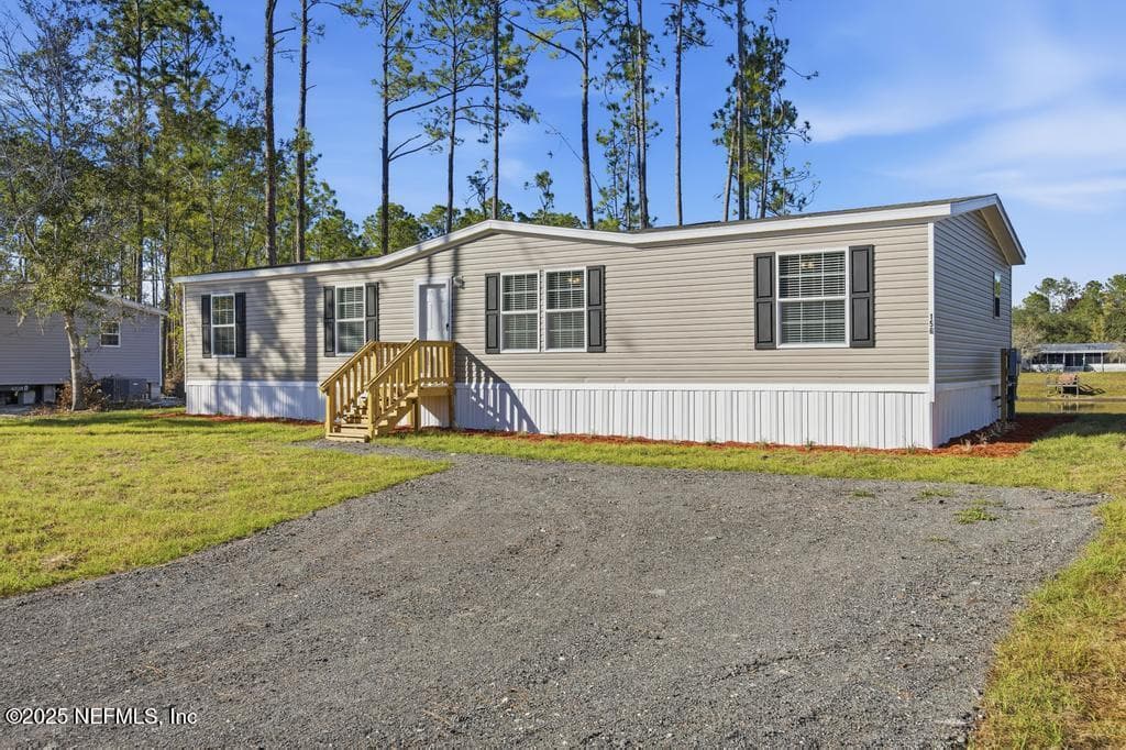 156 WALLACE Street, Interlachen, FL 32148 2