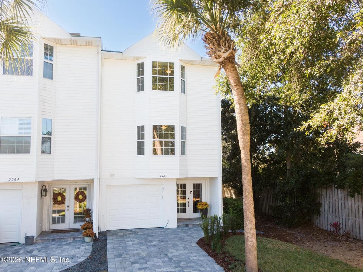 3360 LIGHTHOUSE POINT Lane, Jacksonville, FL 32250 2