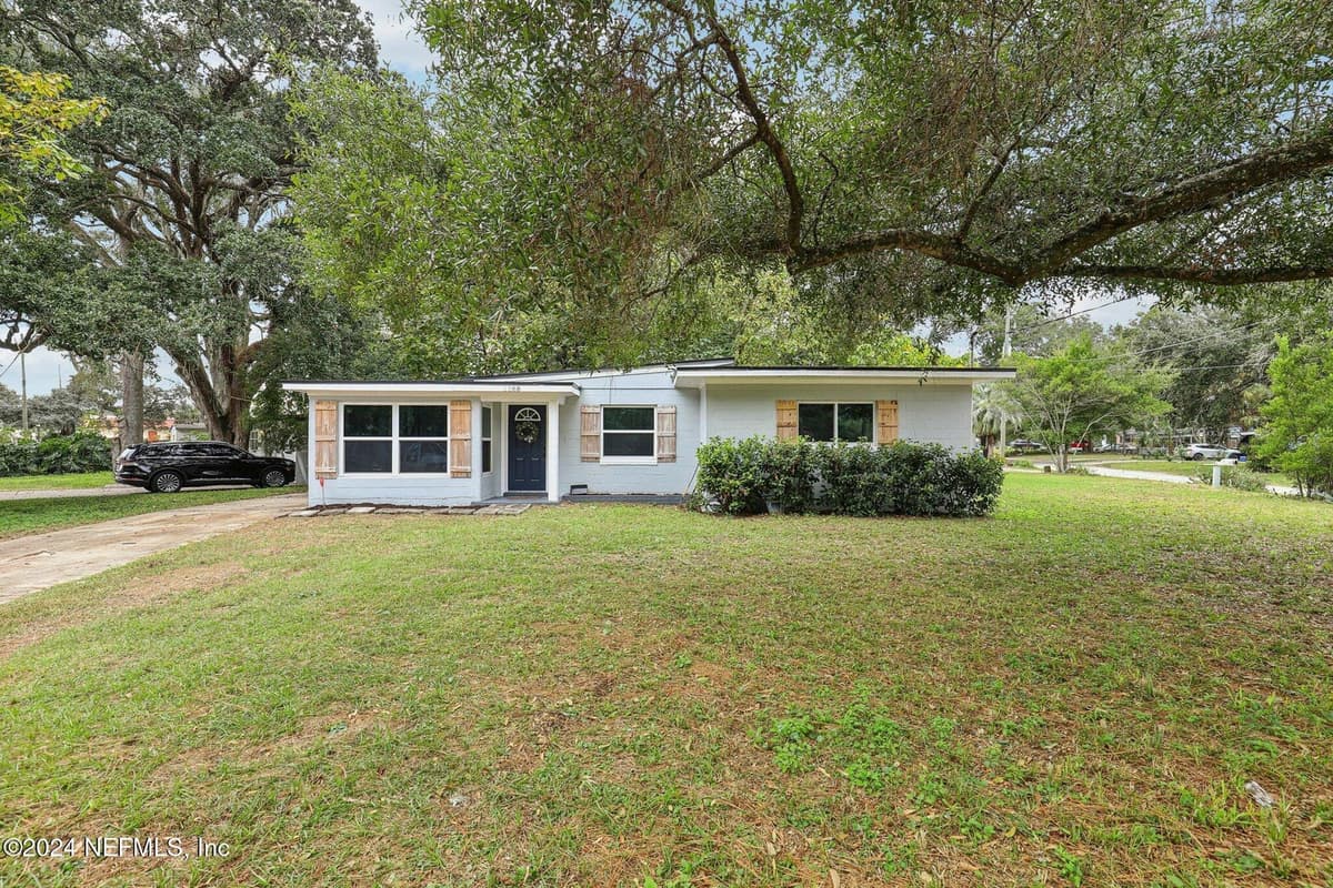 1268 KING ARTHUR Road, Jacksonville, FL 32211 2