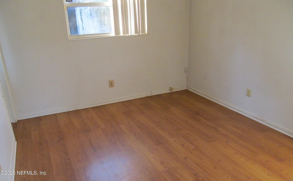 5020 BILKEN Drive E, Jacksonville, FL 32210 2