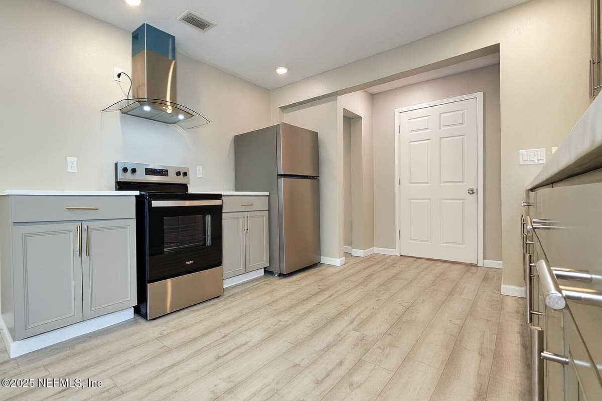 804 WESTBROOK Road, Jacksonville, FL 32209 3