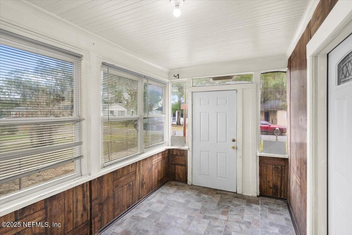 8126 PAUL JONES Drive, Jacksonville, FL 32208 3