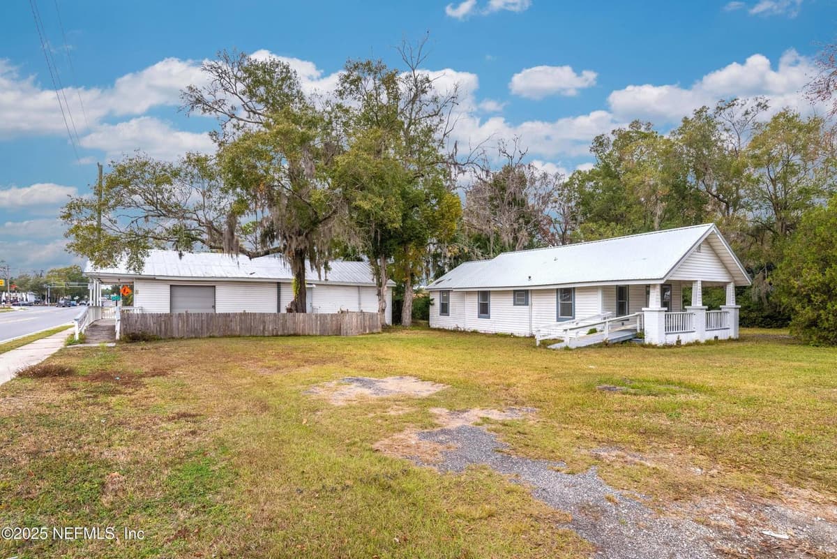 715 N WALNUT Street, Starke, FL 32091 2