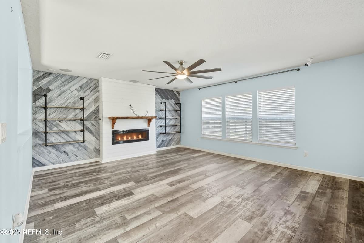 7525 SUNNYDALE Lane, Jacksonville, FL 32256 2