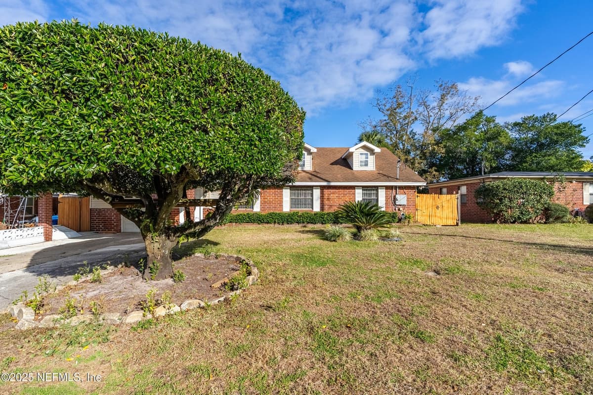 5741 LAKE LUCINA Drive N, Jacksonville, FL 32211 2