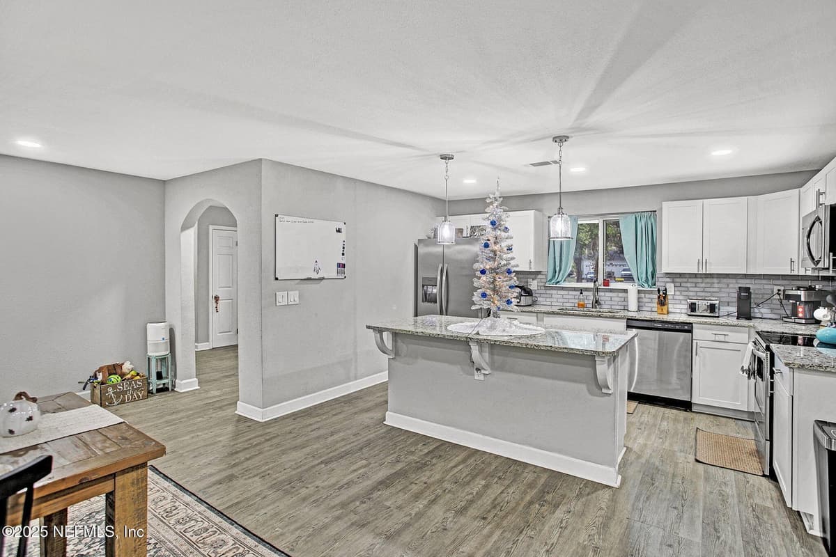 1542 CELLAR Circle, Jacksonville, FL 32225 2