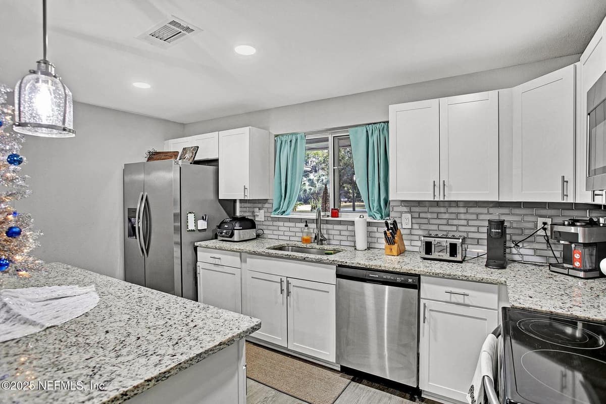 1542 CELLAR Circle, Jacksonville, FL 32225 3