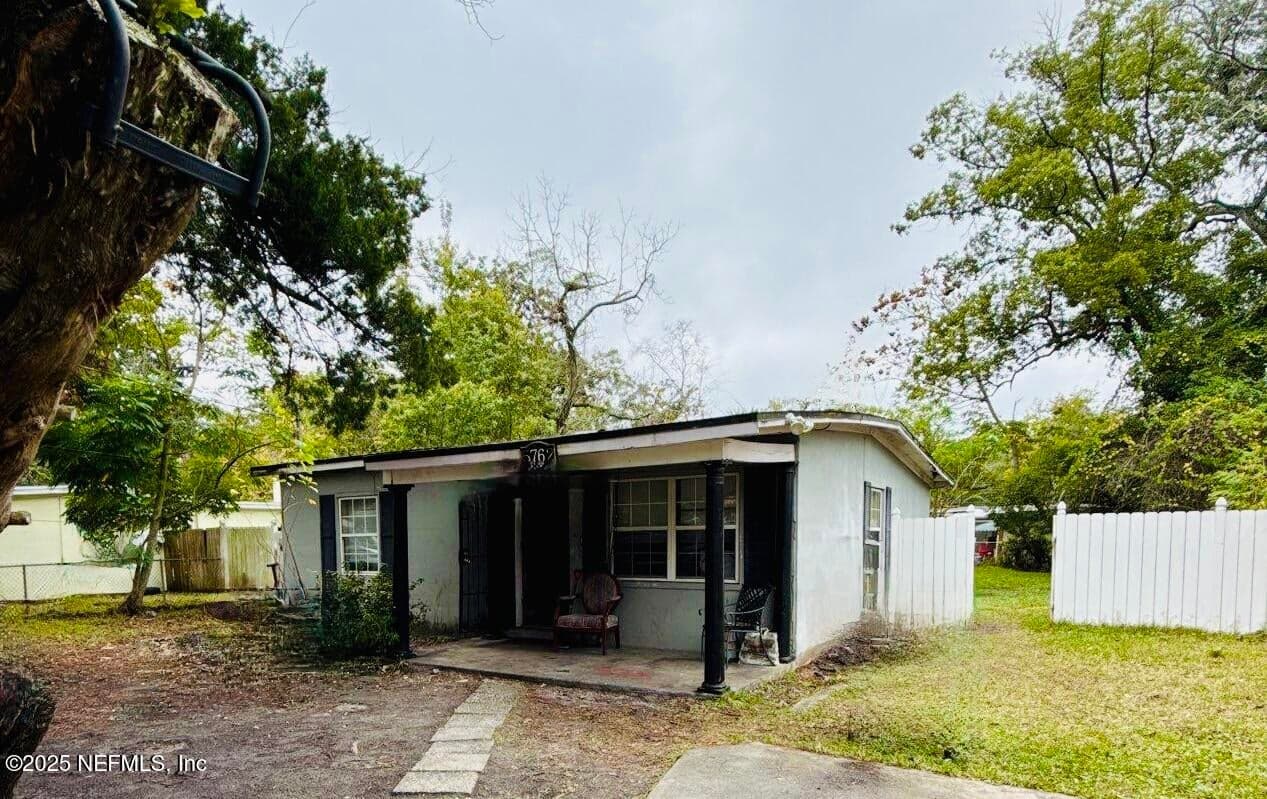 5762 BEGONIA Road, Jacksonville, FL 32209