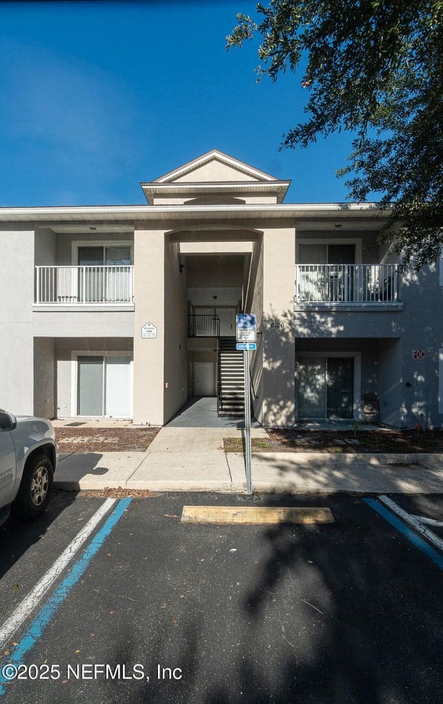 6106 MAGGIES Circle 113, Jacksonville, FL 32244 3