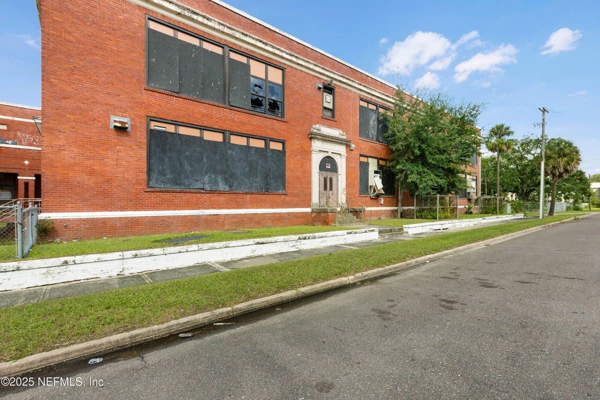 1221 E 16TH Street, Jacksonville, FL 32206 2