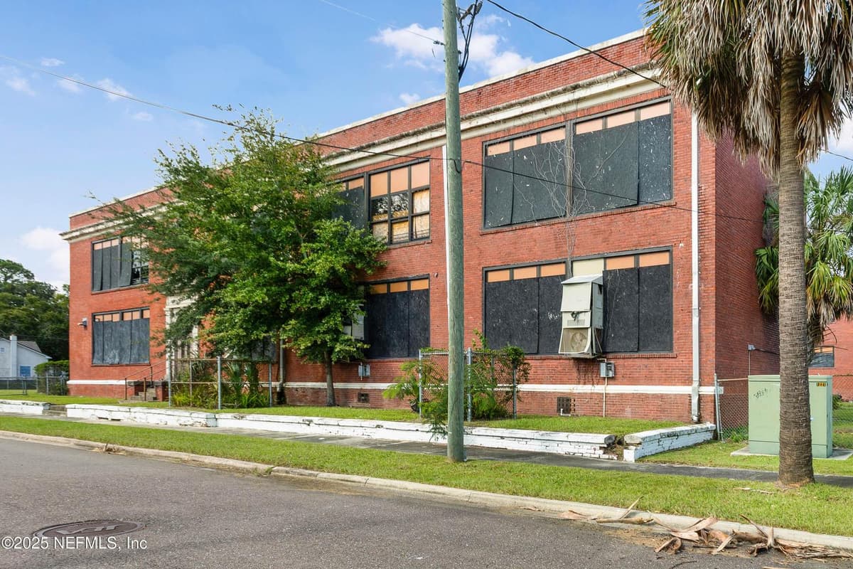 1221 E 16TH Street, Jacksonville, FL 32206 3