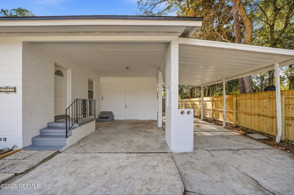 1995 E BURKHOLDER Circle, Jacksonville, FL 32216 2