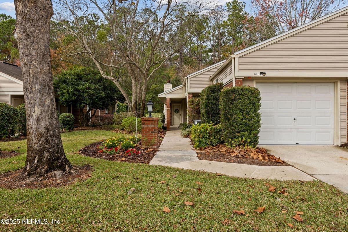 4512 MIDDLETON PARK Circle W, Jacksonville, FL 32224 2