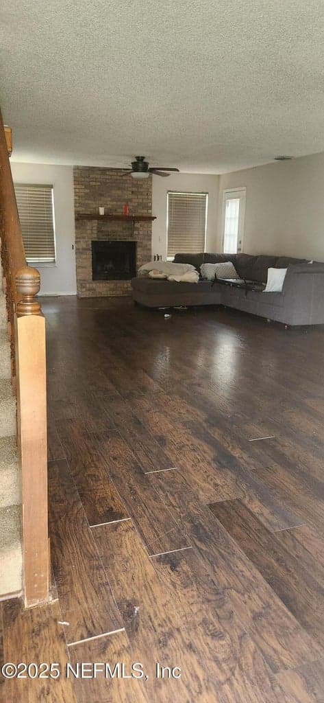 8470 SAND POINT Drive E, Jacksonville, FL 32244 2