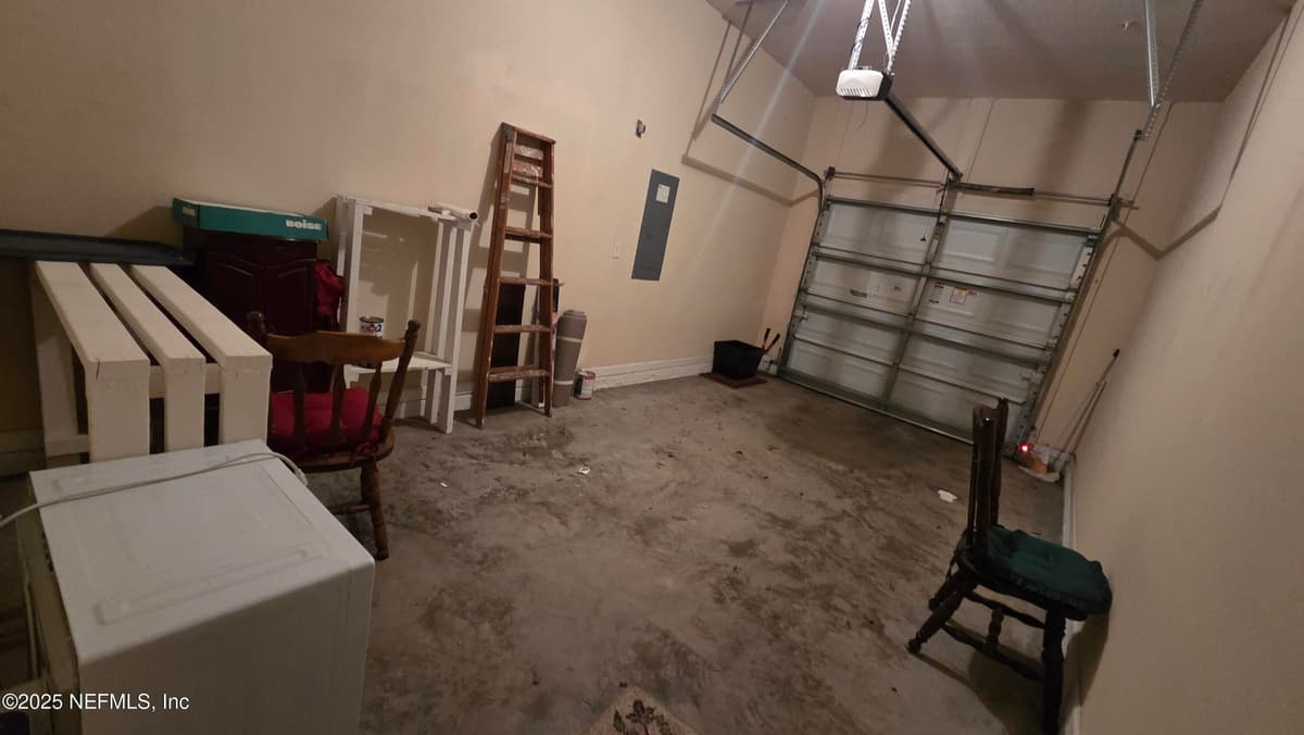 9400 UNDERWING Way 9, Jacksonville, FL 32257 3