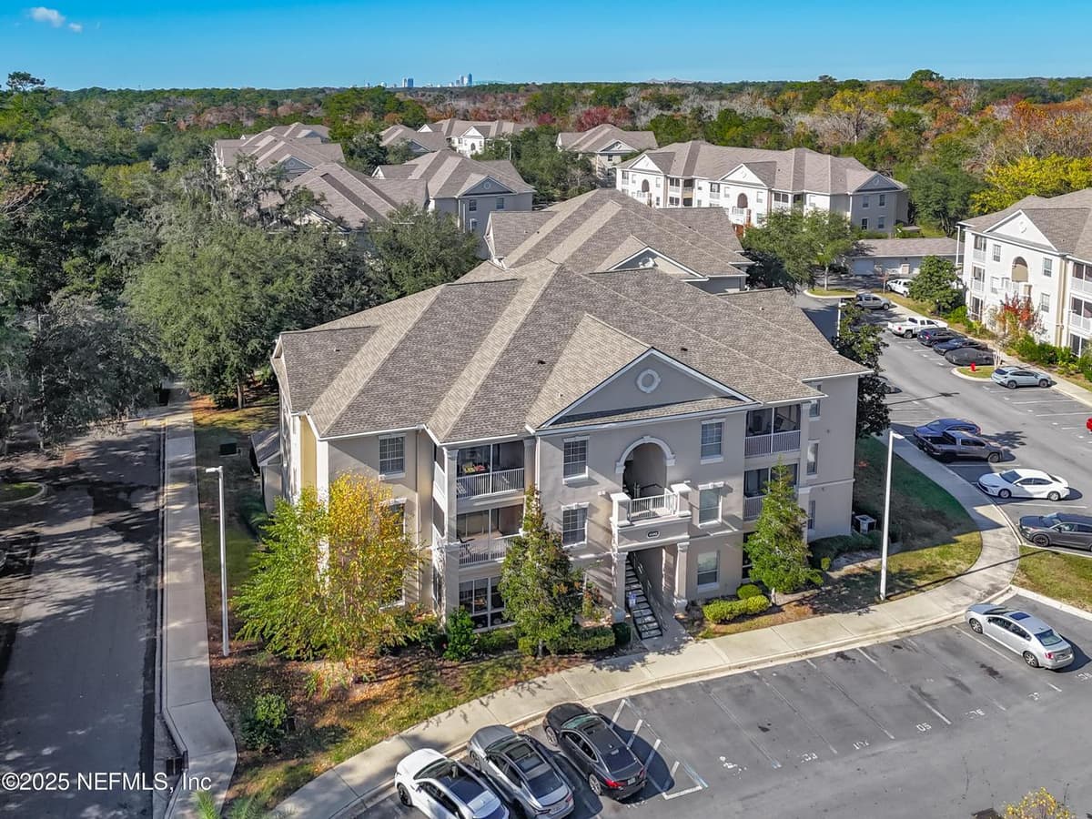 8601 BEACH Boulevard 409, Jacksonville, FL 32216 2
