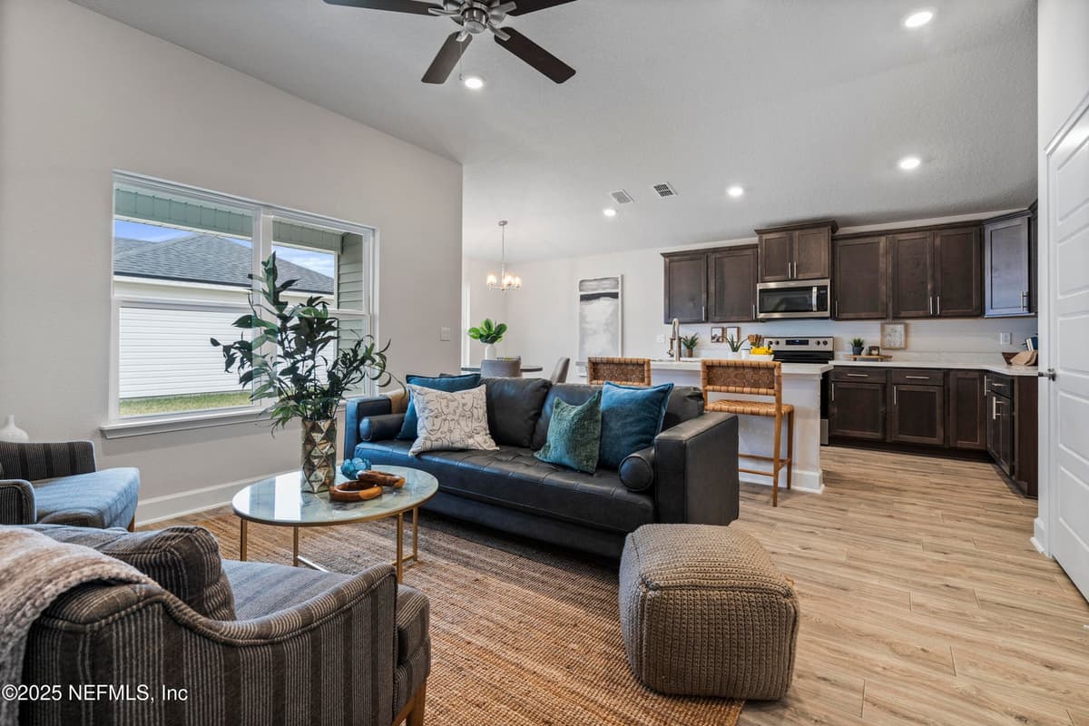 8223 HELMSLEY Boulevard, Jacksonville, FL 32219 3