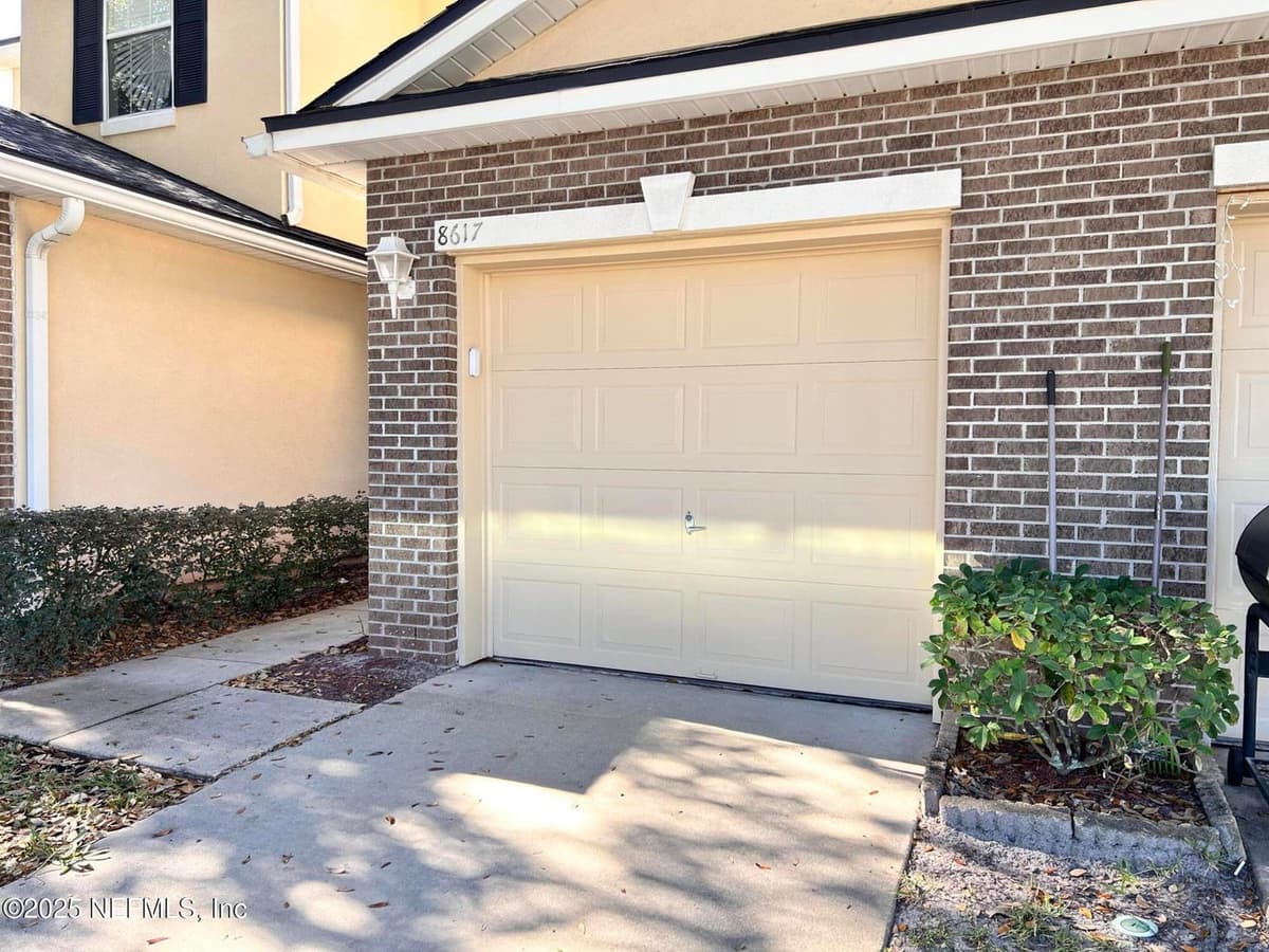 8617 RIBBON FALLS Lane, Jacksonville, FL 32244 2