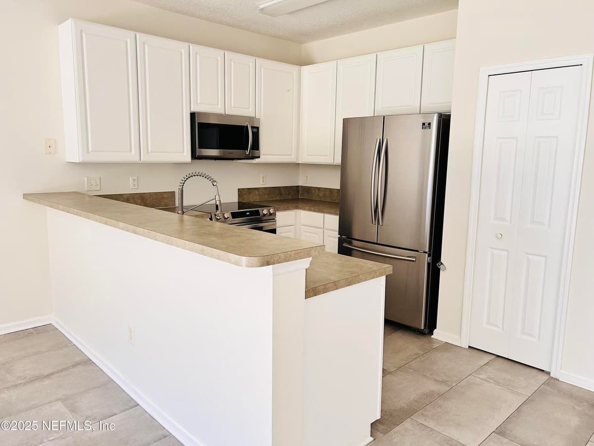 8617 RIBBON FALLS Lane, Jacksonville, FL 32244 3