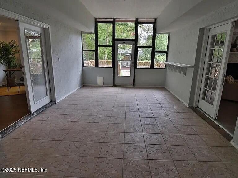 4635 SOLANDRA Circle W, Jacksonville, FL 32210 3
