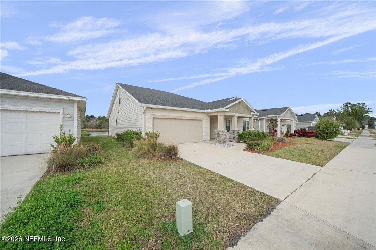 12032 BRIDGEHAMPTON Road, Jacksonville, FL 32218 2