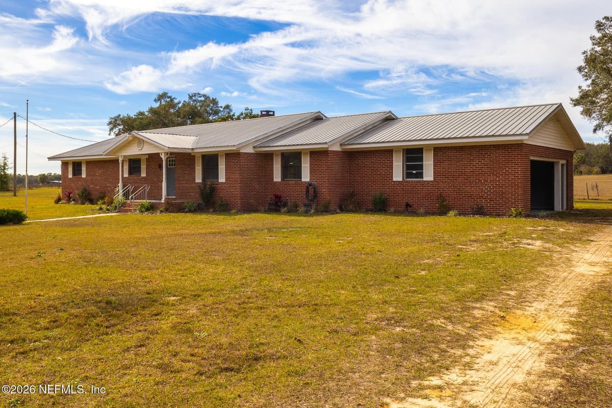 401 PLEASANT Street, Pomona Park, FL 32181 2