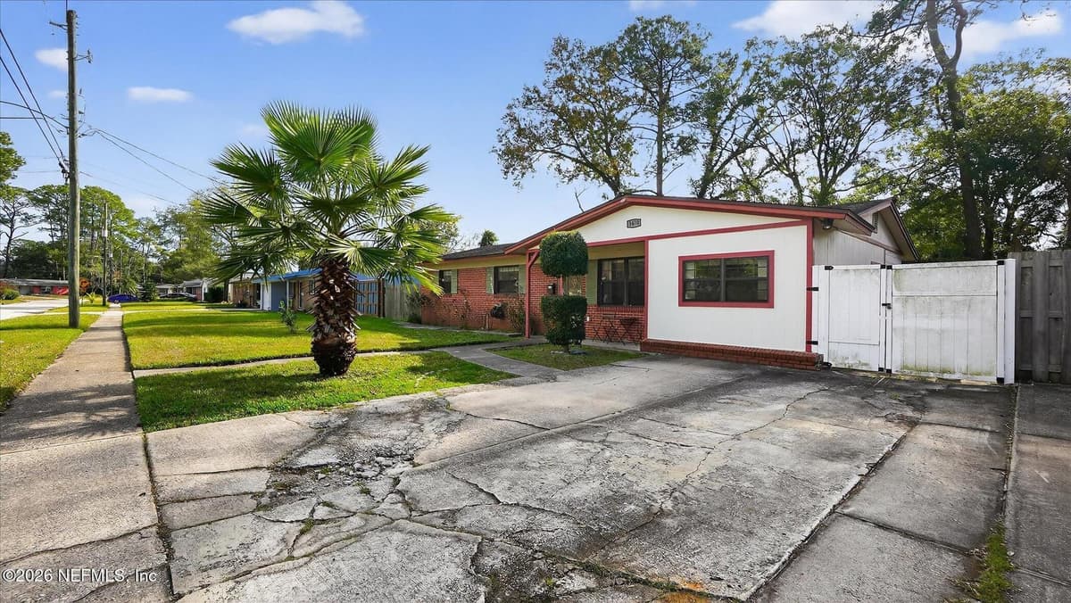 5670 FARGO Drive N, Jacksonville, FL 32207 2