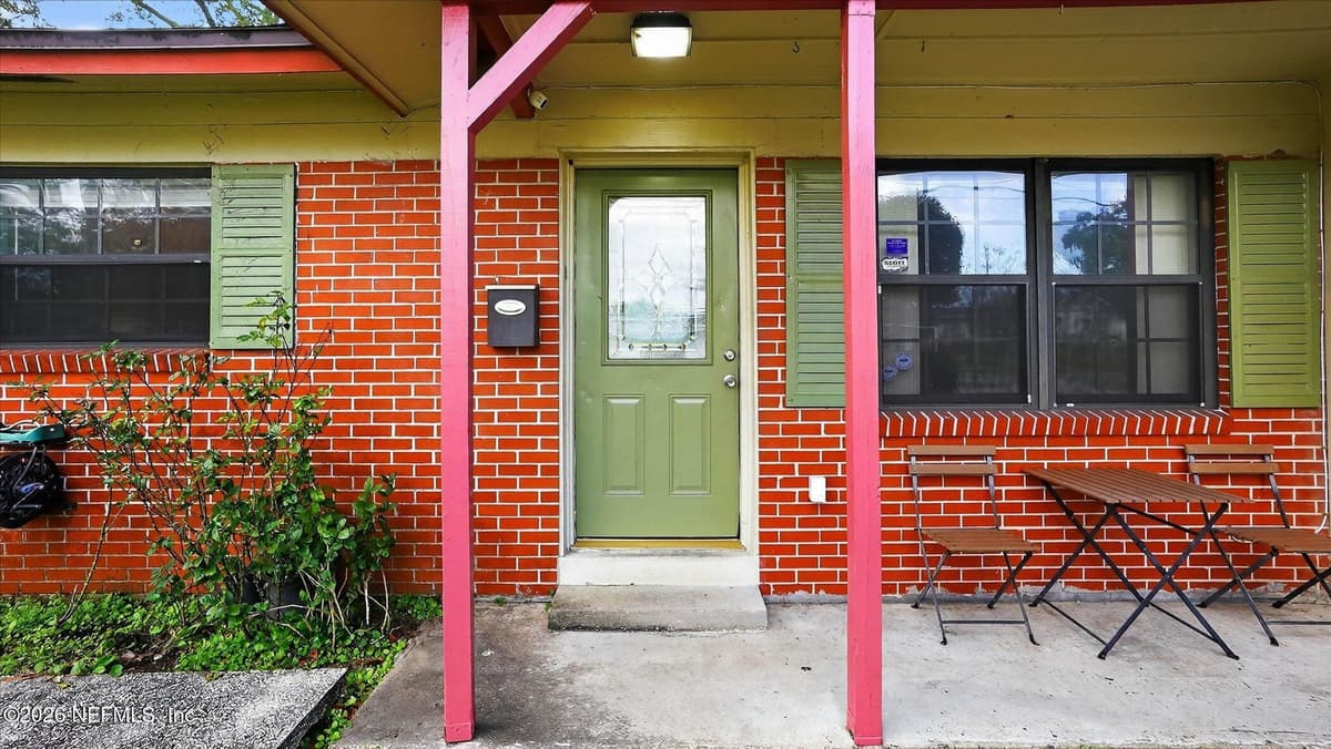 5670 FARGO Drive N, Jacksonville, FL 32207 3
