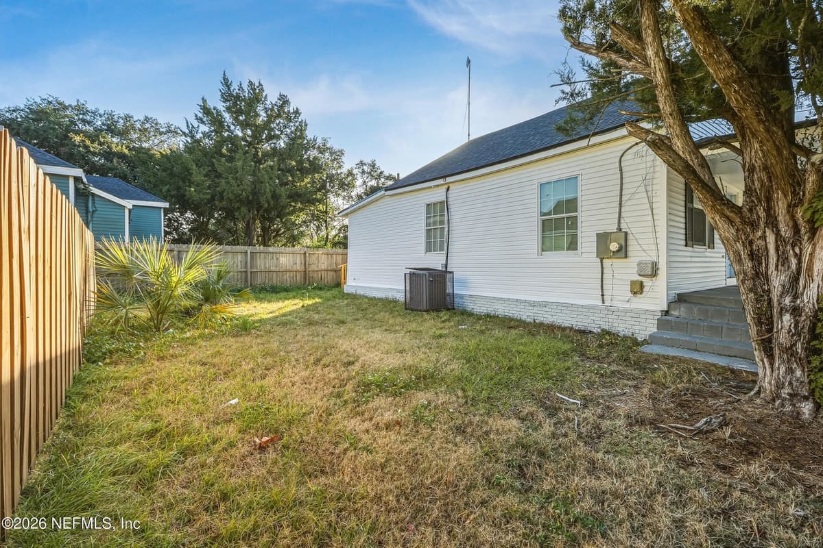 526 E 3RD Street, Jacksonville, FL 32206 3
