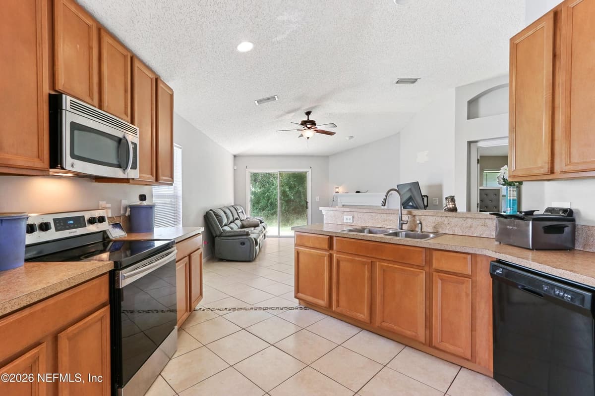 273 FORT MILTON Drive, Jacksonville, FL 32220 2