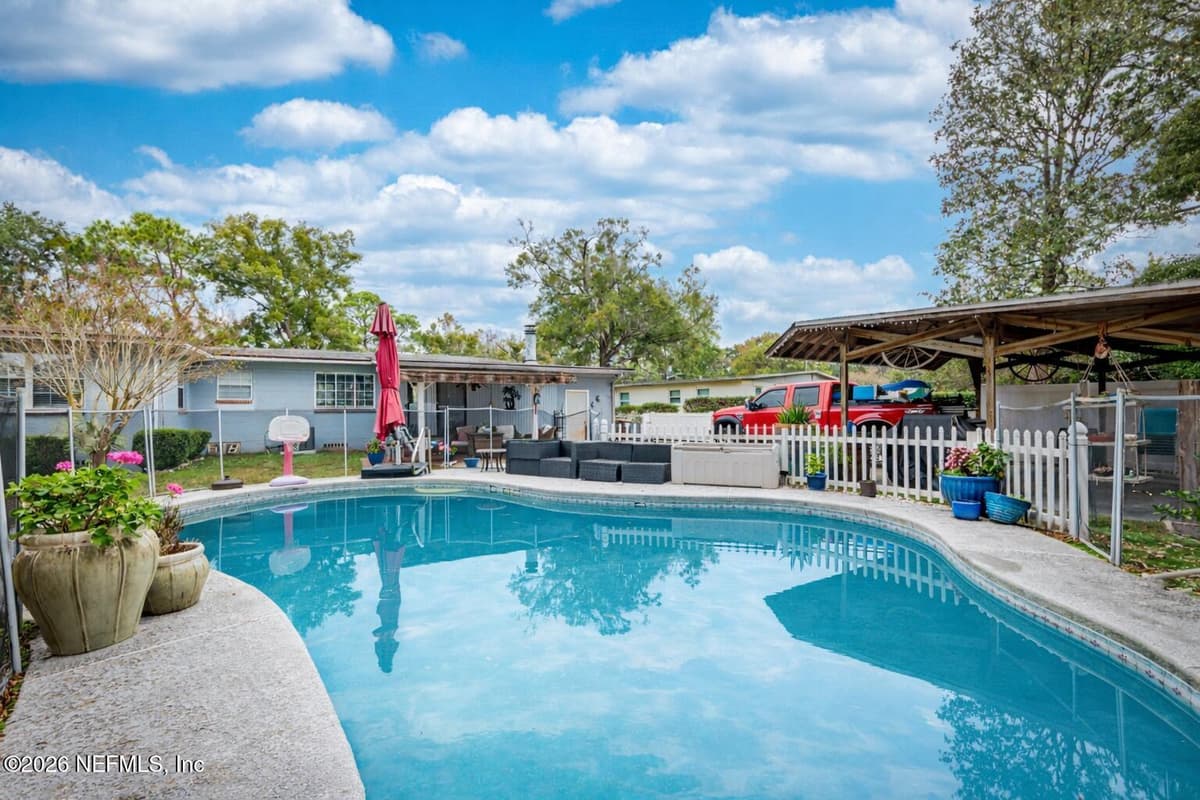 4233 ALDINGTON Drive, Jacksonville, FL 32210 2