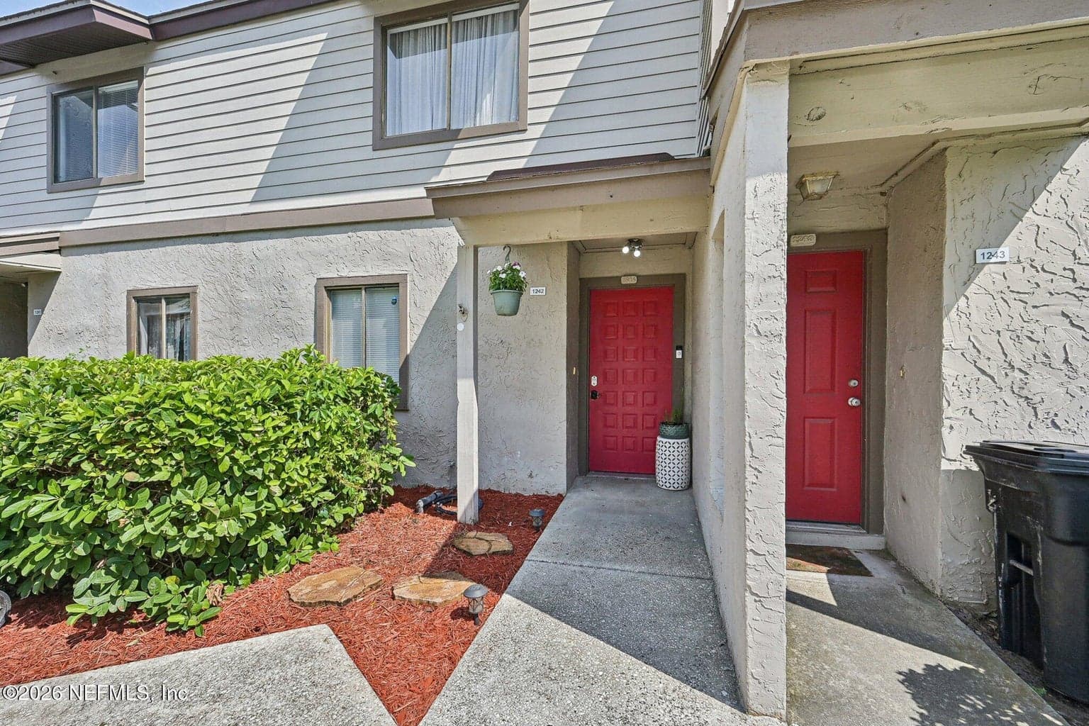 8300 PLAZA GATE Lane 1242, Jacksonville, FL 32217