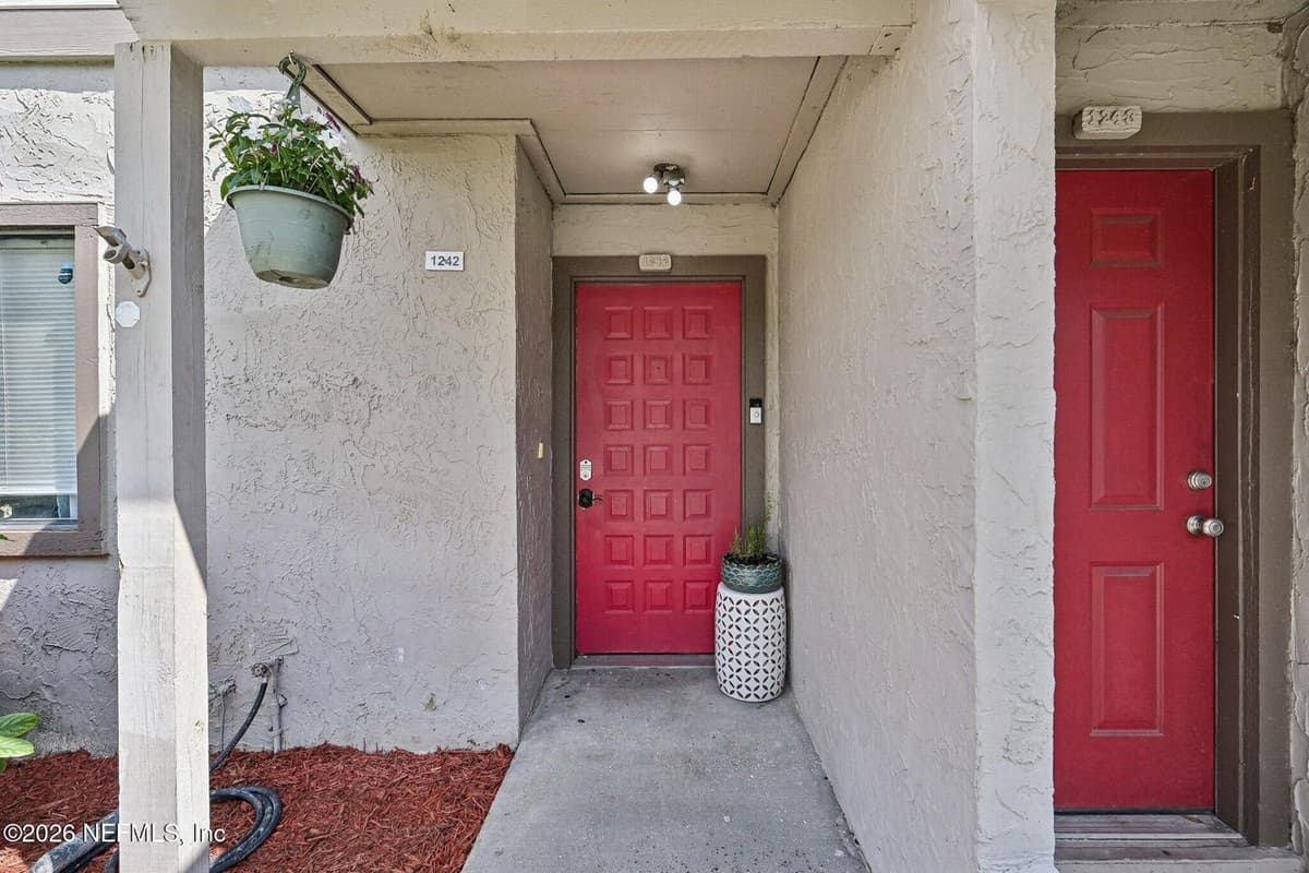 8300 PLAZA GATE Lane 1242, Jacksonville, FL 32217 2