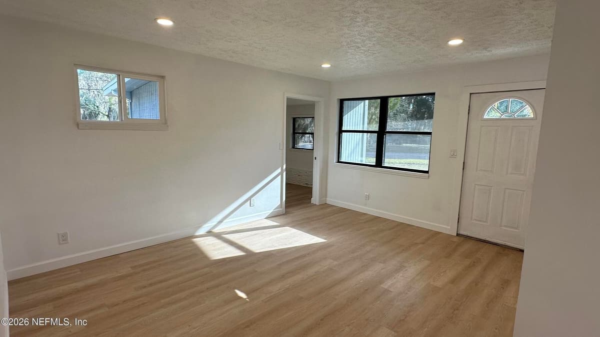 8808 NORFOLK Boulevard, Jacksonville, FL 32208 2