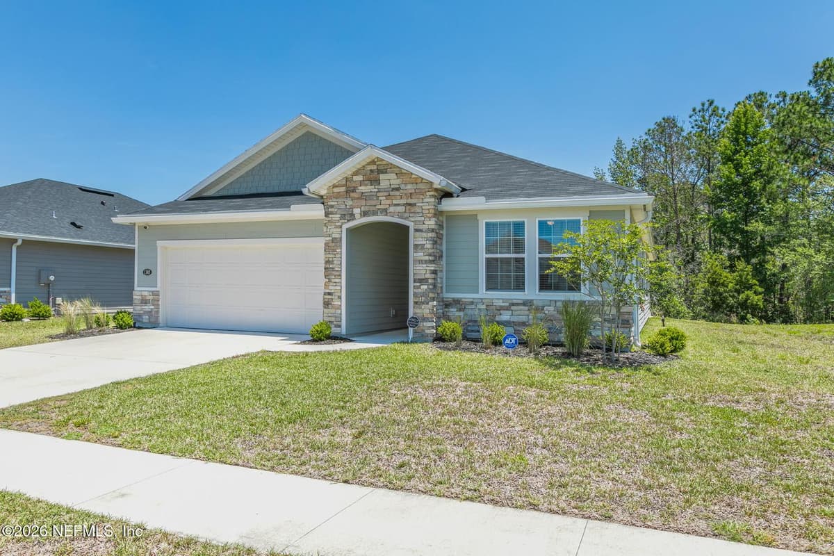 1305 PANTHER LAKE Parkway, Jacksonville, FL 32221 2