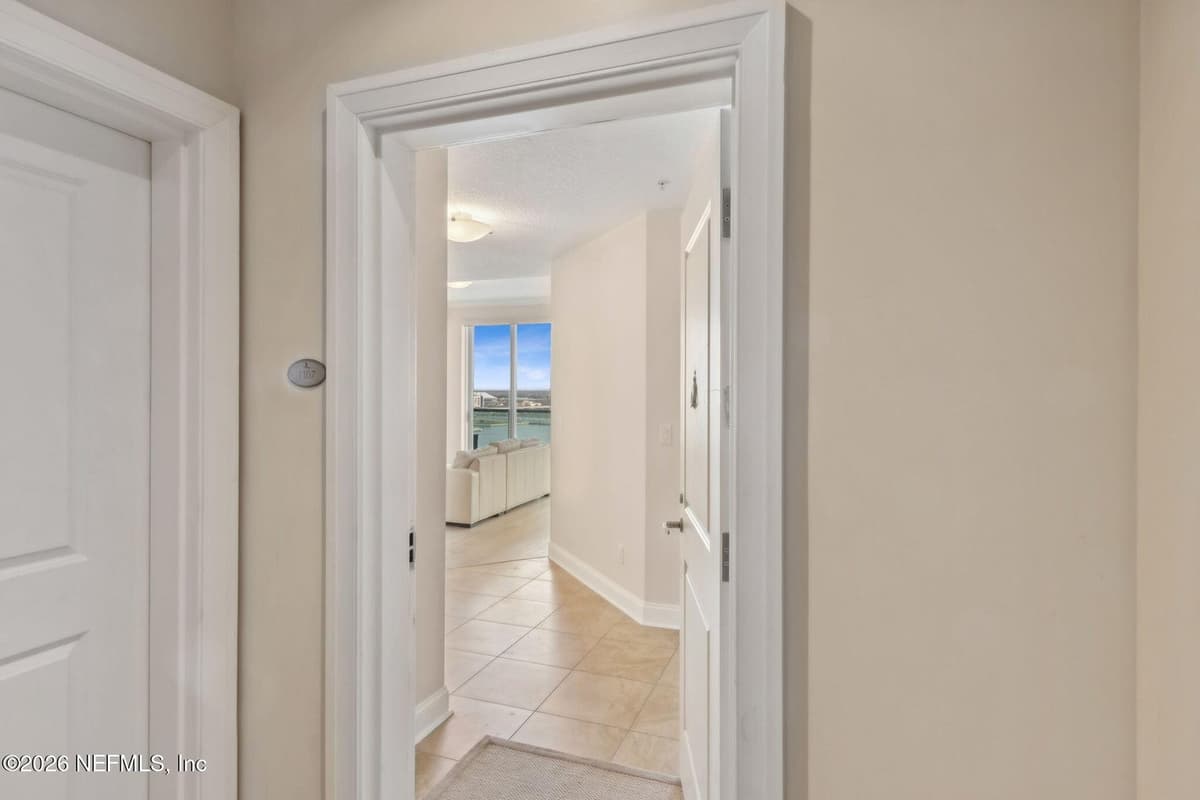 1431 RIVERPLACE Boulevard 1107, Jacksonville, FL 32207 3